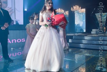 Júlia - 15 Anos - 143