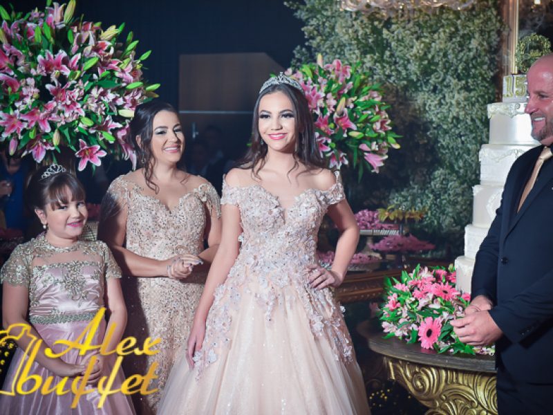 Júlia – 15 Anos