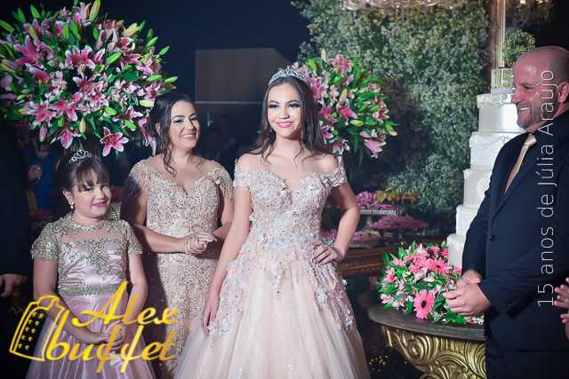 Júlia – 15 Anos